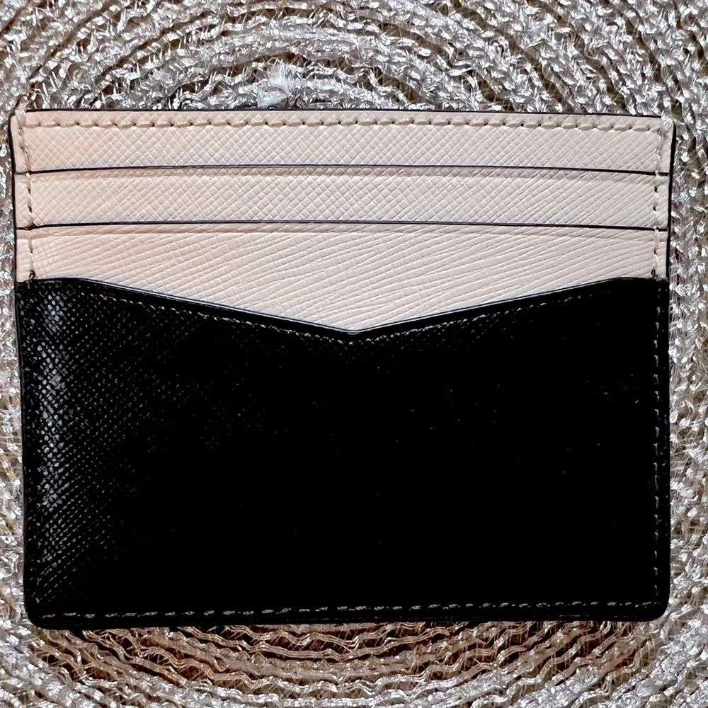 NWOT ♠️ Kate Spade ♠️ Black and Cream Leather Card Holder